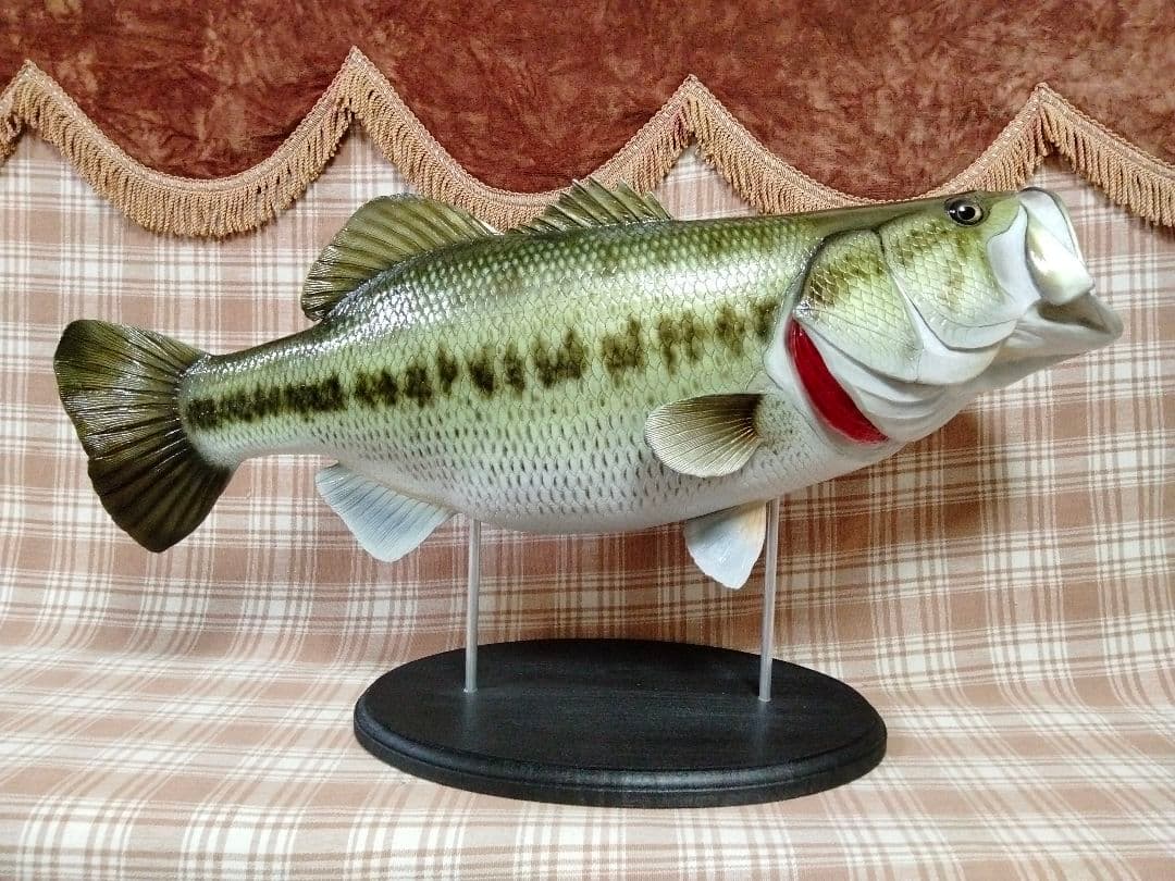 ハンドメイド　62cmブラックバス　27cmオショロコマ　フィギュア