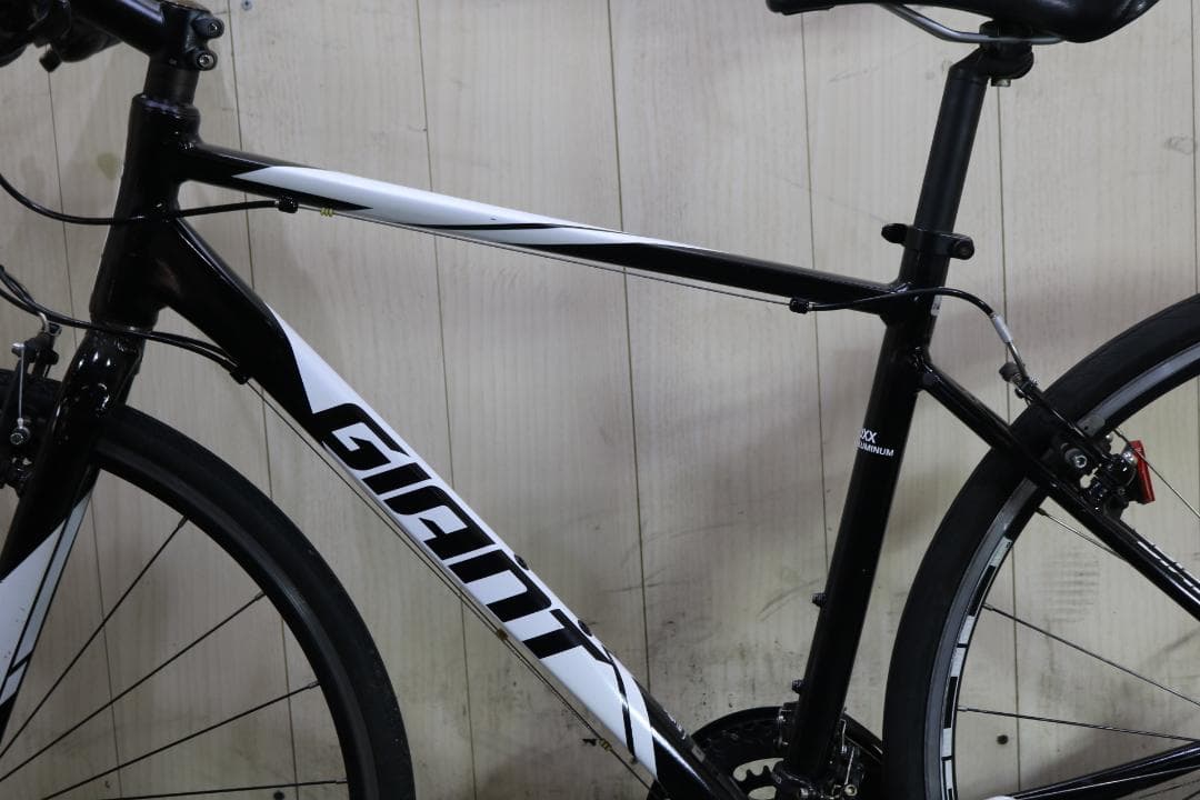 ジャイアントcrostar 700C アルミ 2X8S 470mm クロスバイク