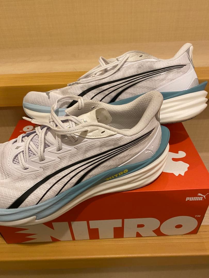 プーマ　PUMA ディヴィエイトニトロ4 27センチ