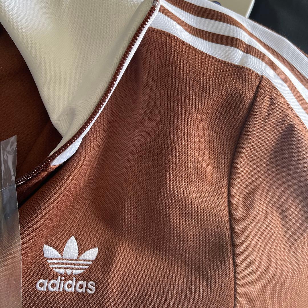 新品タグ付きadidas トレフォイルロゴ　 ブラウン ジャージ ジャケット