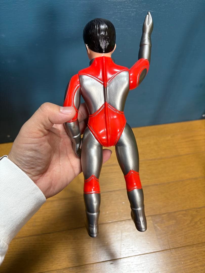 帰って来たウルトラマン面取れソフビ　ガンメタバージョンブルマァク復刻版