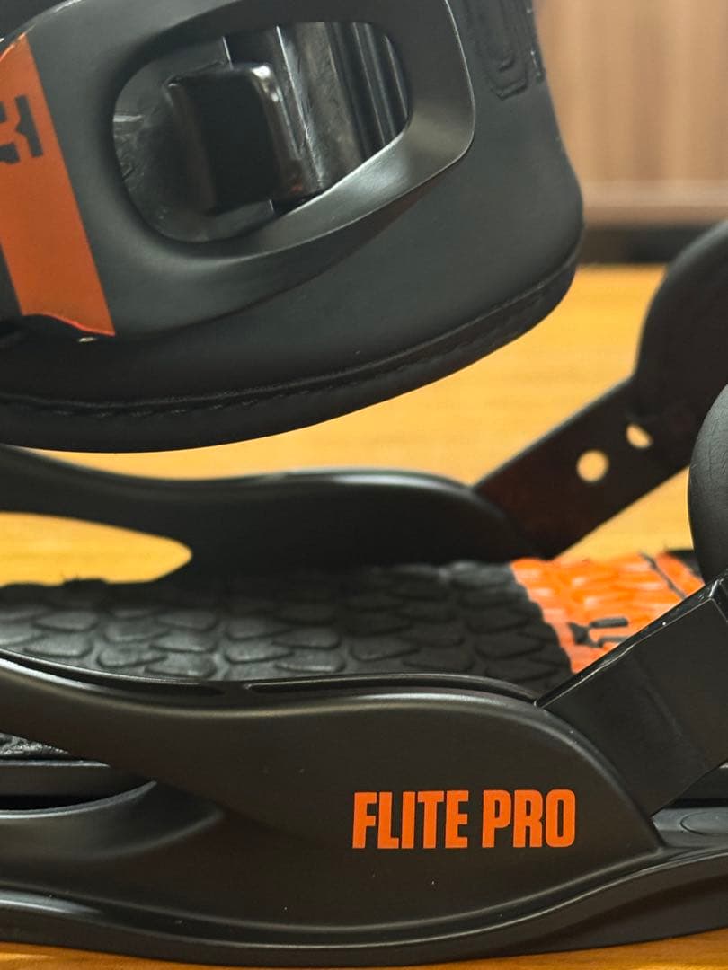 UNION ブラック スノーボードビンディング　FLITE PRO