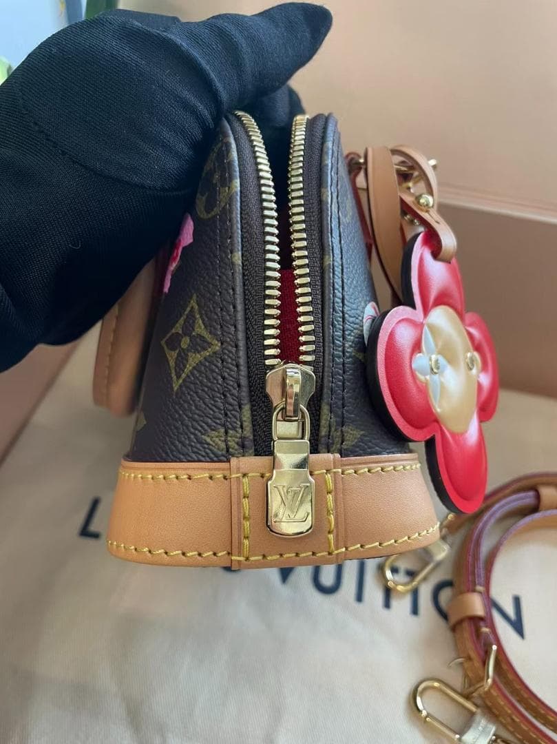 良品Louis Vuitton Mini Bag フラワーモチーフ