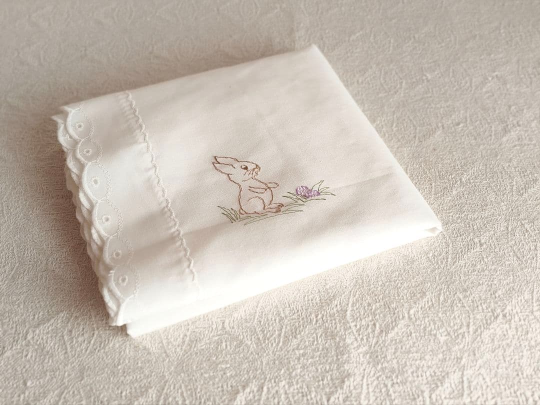 【mkuさま】vintage ❀ ウサギさん刺しゅうの テーブルクロス