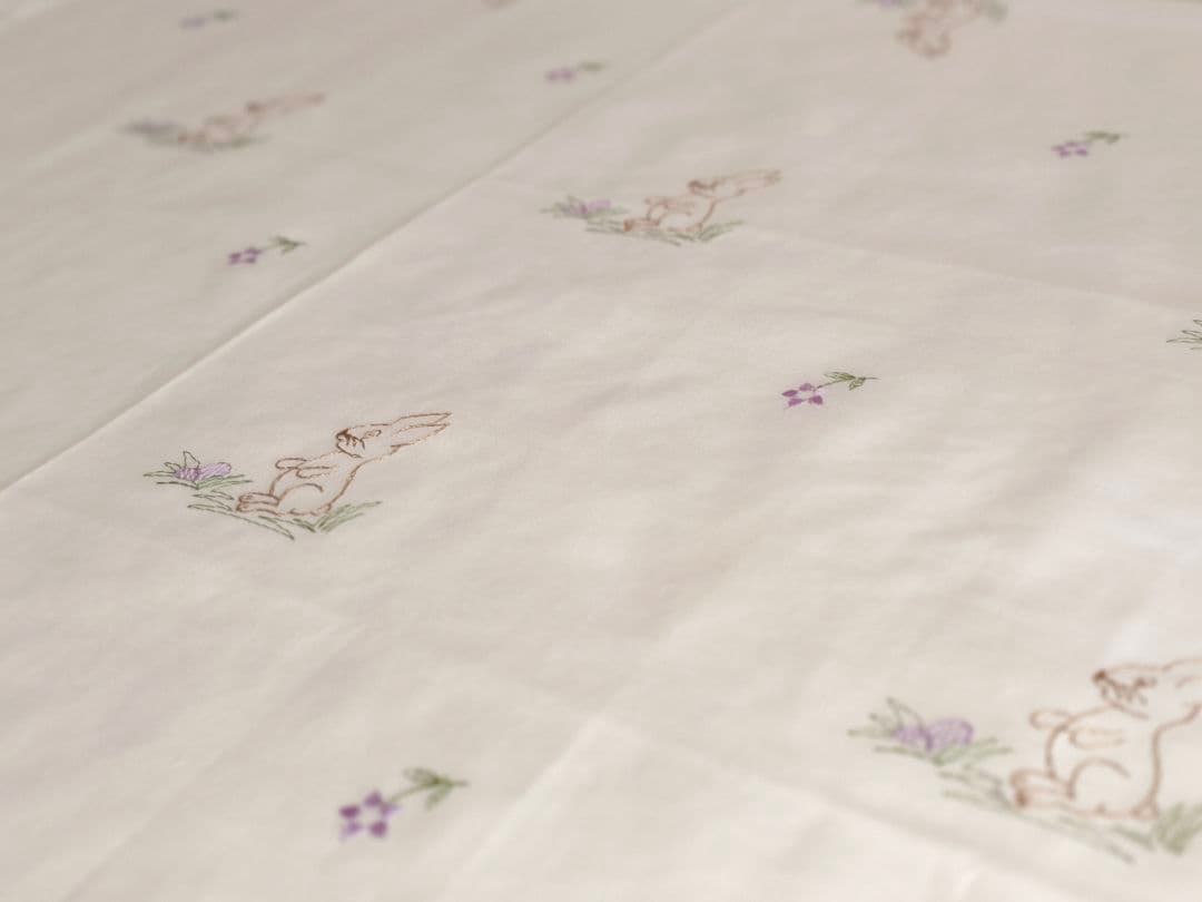 【mkuさま】vintage ❀ ウサギさん刺しゅうの テーブルクロス
