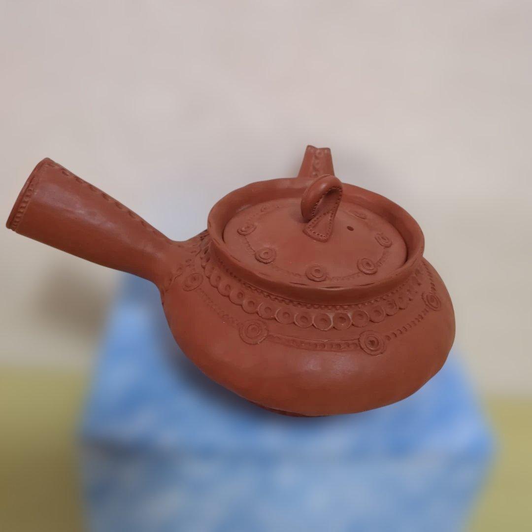 常滑焼 石仙作の朱泥急須新品未使用・箱付きです。