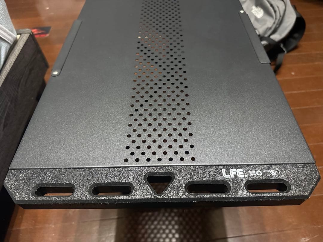 LOCKFIELD EQUIPMENT LFE BUMPER 付きテーブル