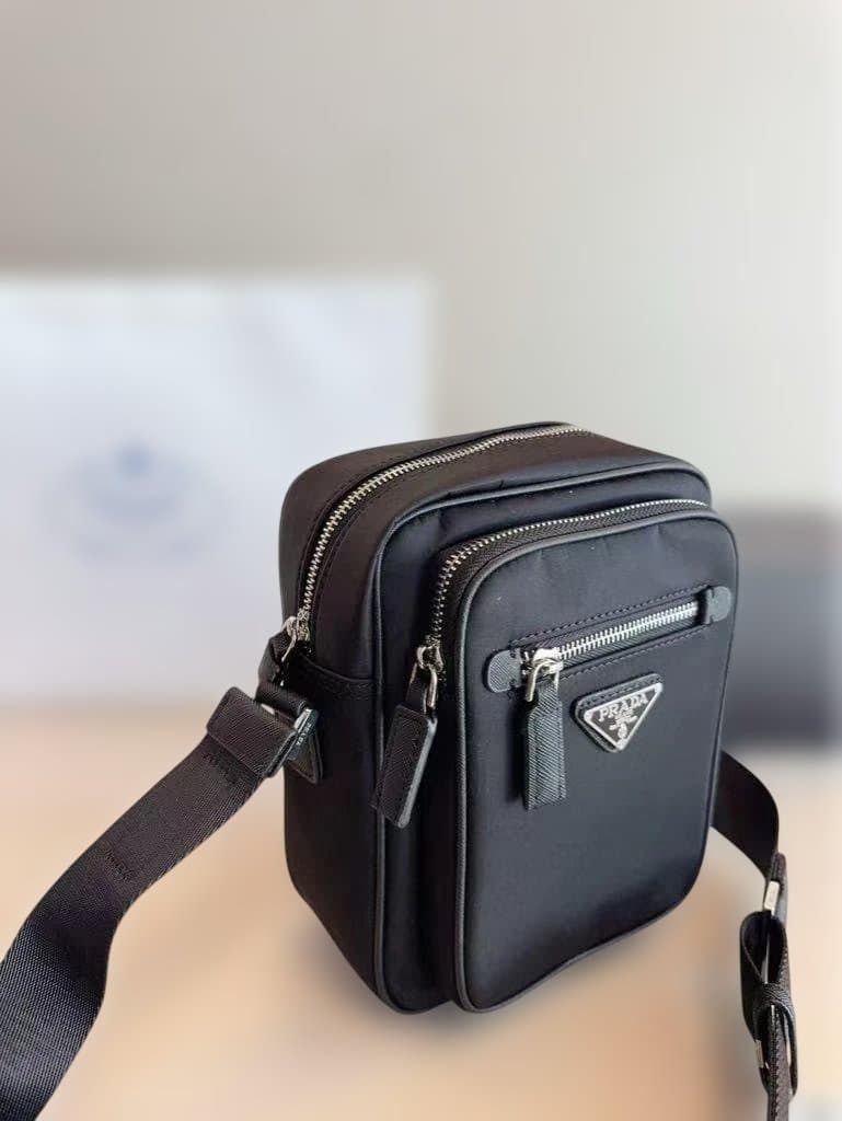 非売品 PRADA ショルダーバッグ カメラバッグ VIP @*13