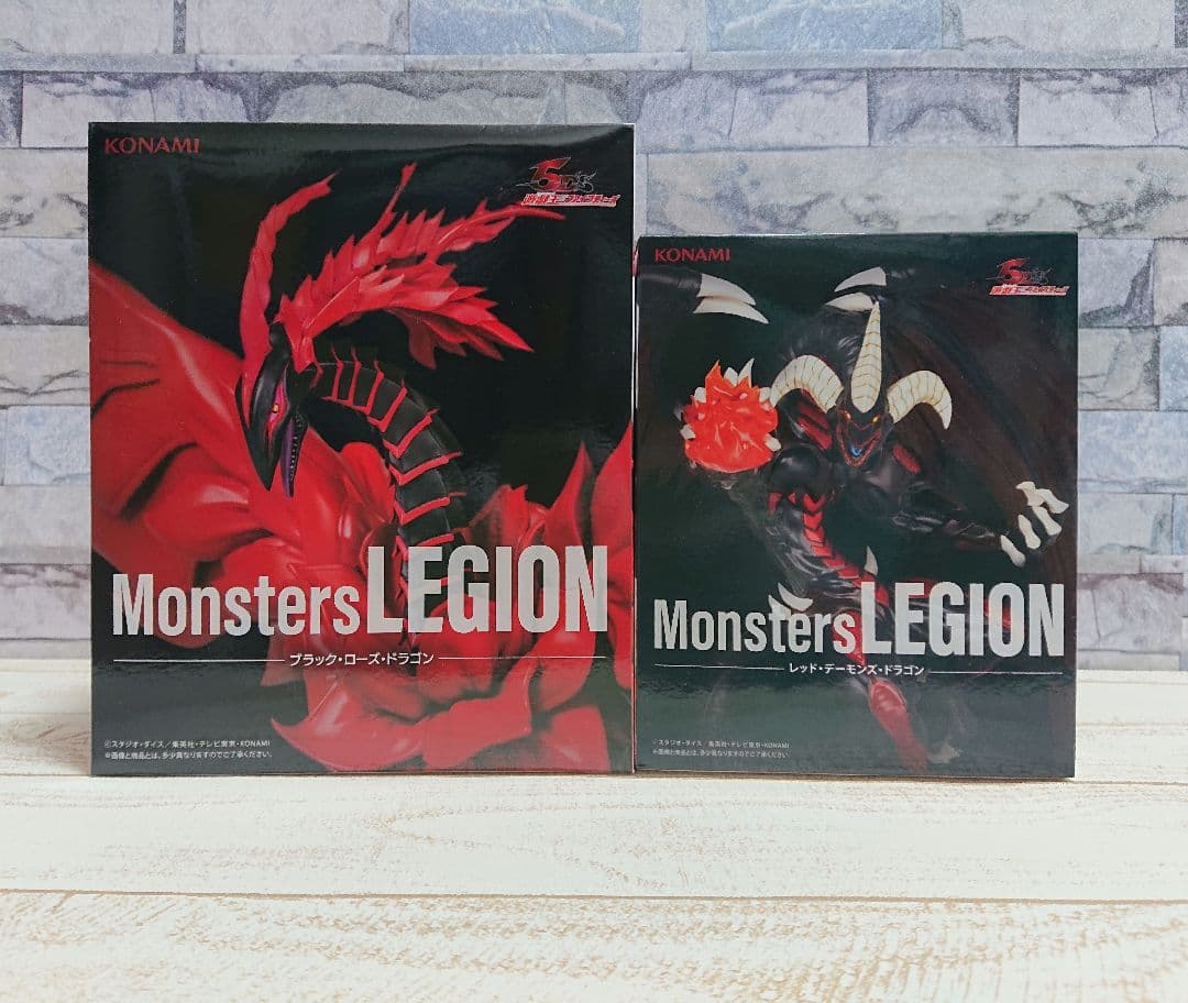 遊戯王フィギュア ブラックマジシャンガール　オシリスの天空竜　オベリスク　三幻神