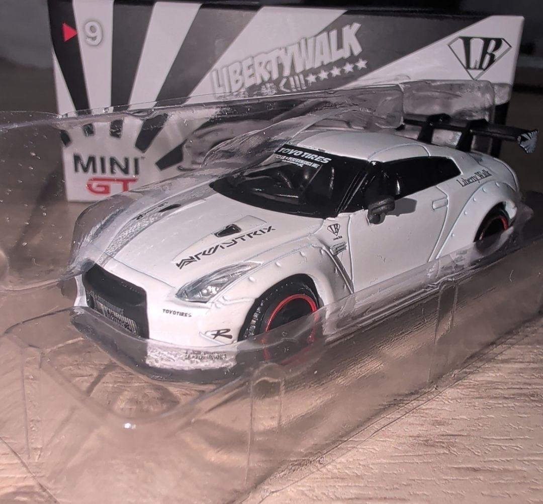 ミニカー MINI GT LB Works Nissan GT-R Matte White