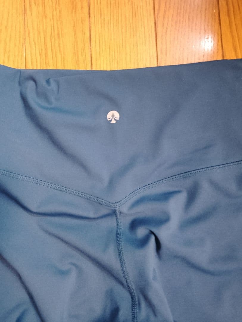 美品未使用品SUKALAスカーラフレアパンツレギンスのみ Mサイズブルー