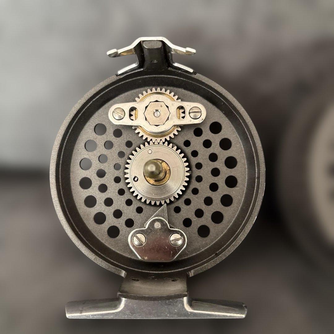 Orvis BATTENKILL 7/8 フライリール ケース付き　など