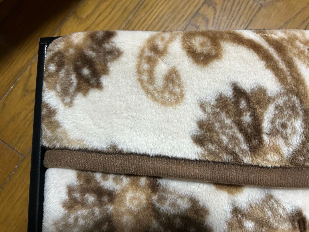 イヴサンローラン Yves saint Laurent 敷きパッド