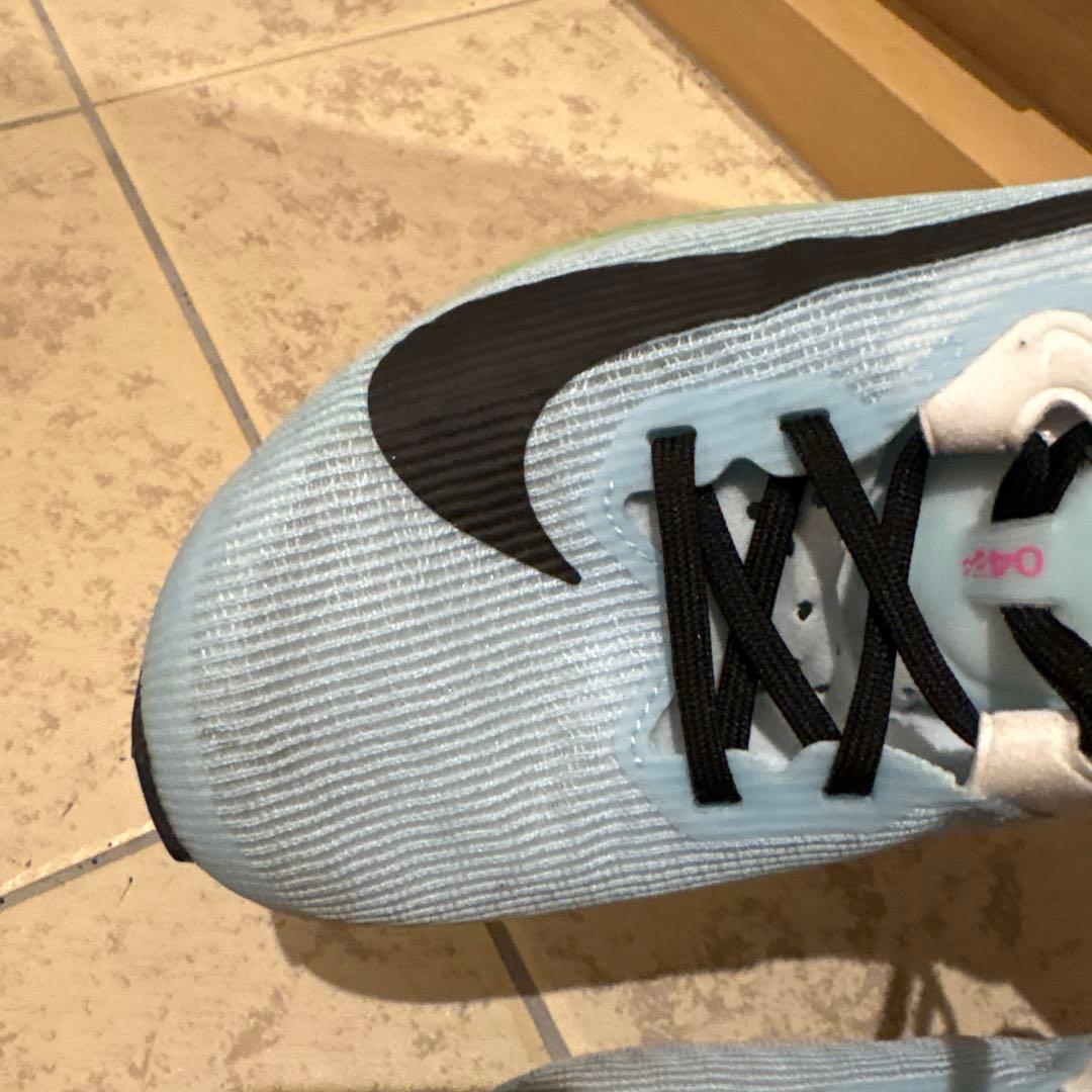 レディース　Nike ライトブルースパイクシューズ