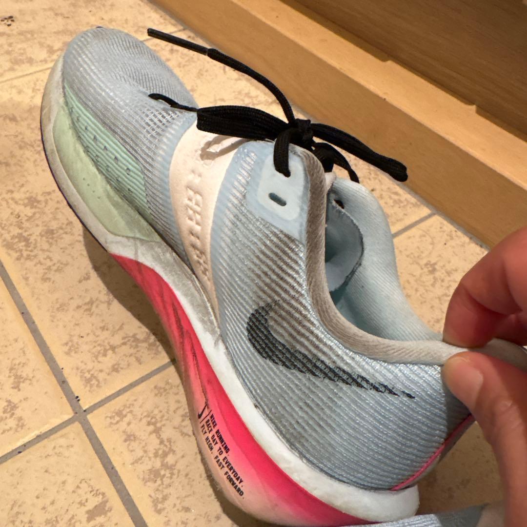 レディース　Nike ライトブルースパイクシューズ