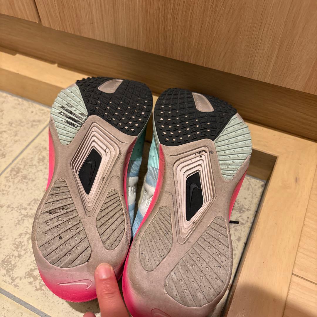 レディース　Nike ライトブルースパイクシューズ