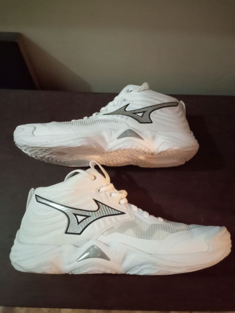 Mizuno バレーボール モーメンタムエリート ミドル 28.5cm(中古品)