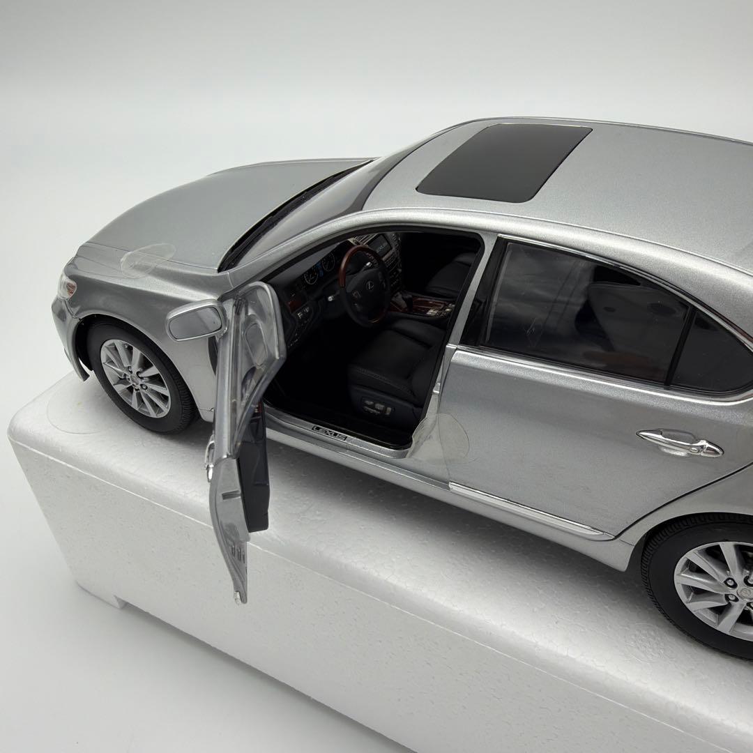 NOREV LEXUS LS 460 ミニカー 1:18 箱付き