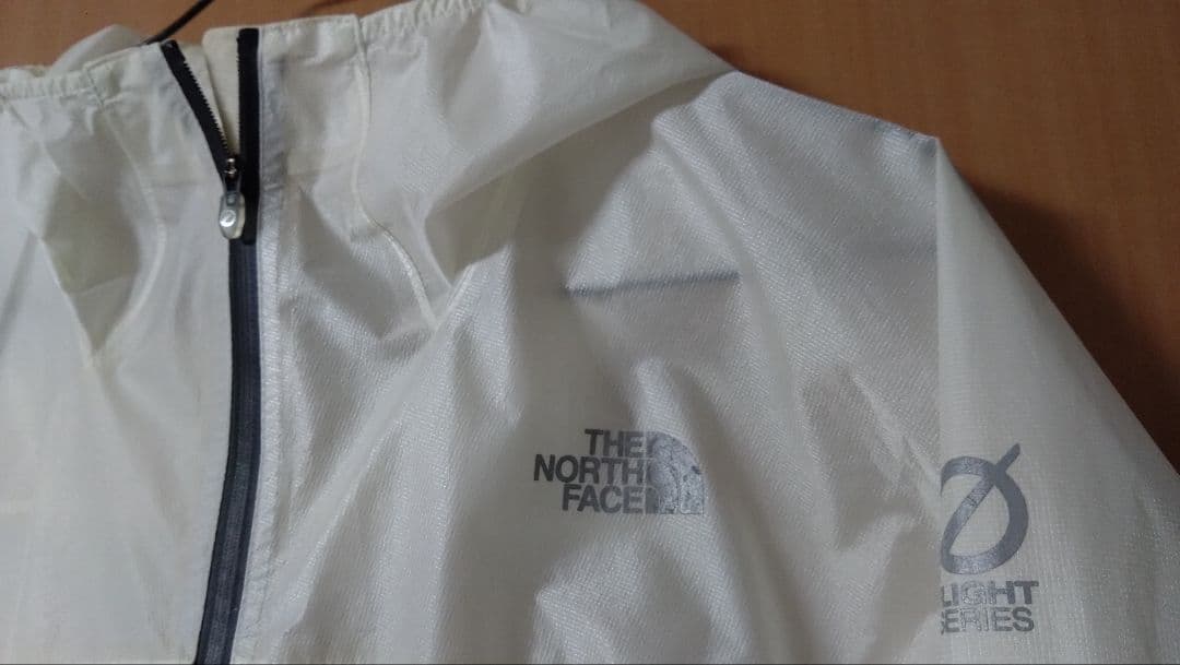 【used】THE NORTH FACE ウィンドブレーカー　撥水　軽量