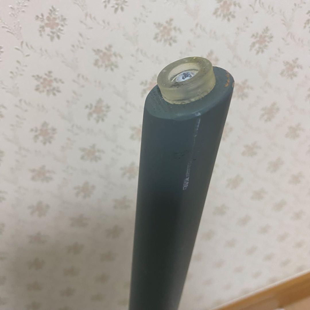 軽やかに美しく、そして強く。今にも飛び立ちそうな木製スツール KAMOME 2脚