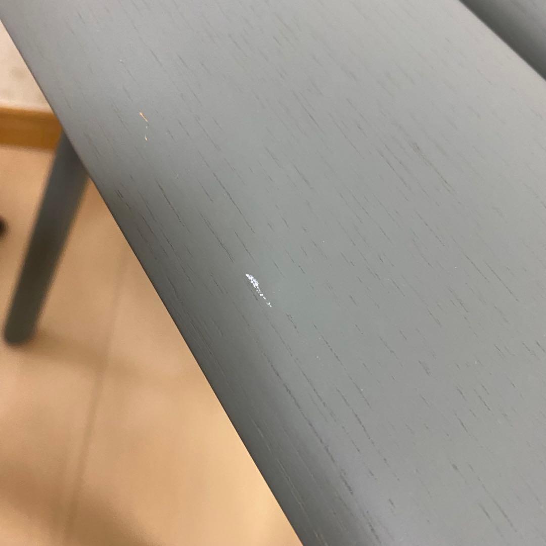 軽やかに美しく、そして強く。今にも飛び立ちそうな木製スツール KAMOME 2脚