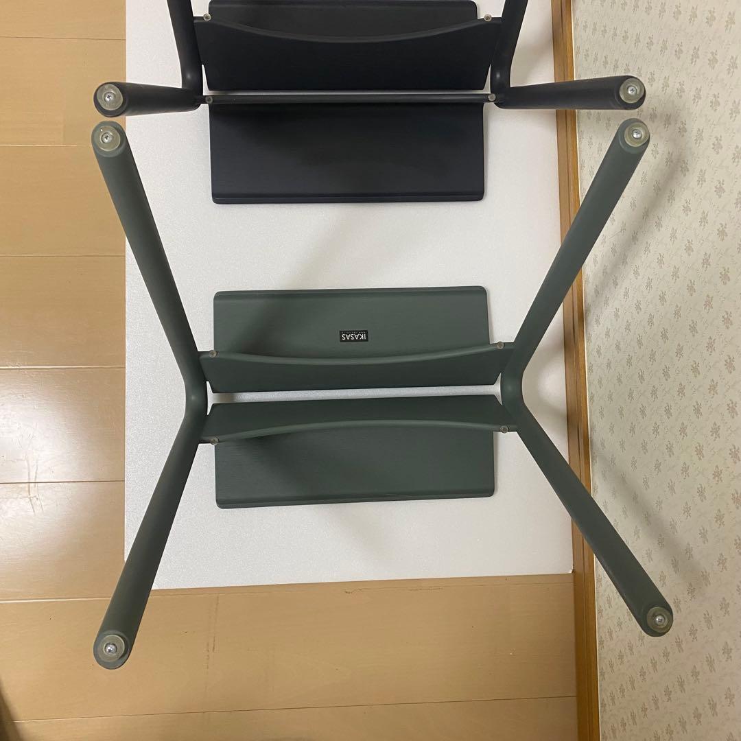 軽やかに美しく、そして強く。今にも飛び立ちそうな木製スツール KAMOME 2脚