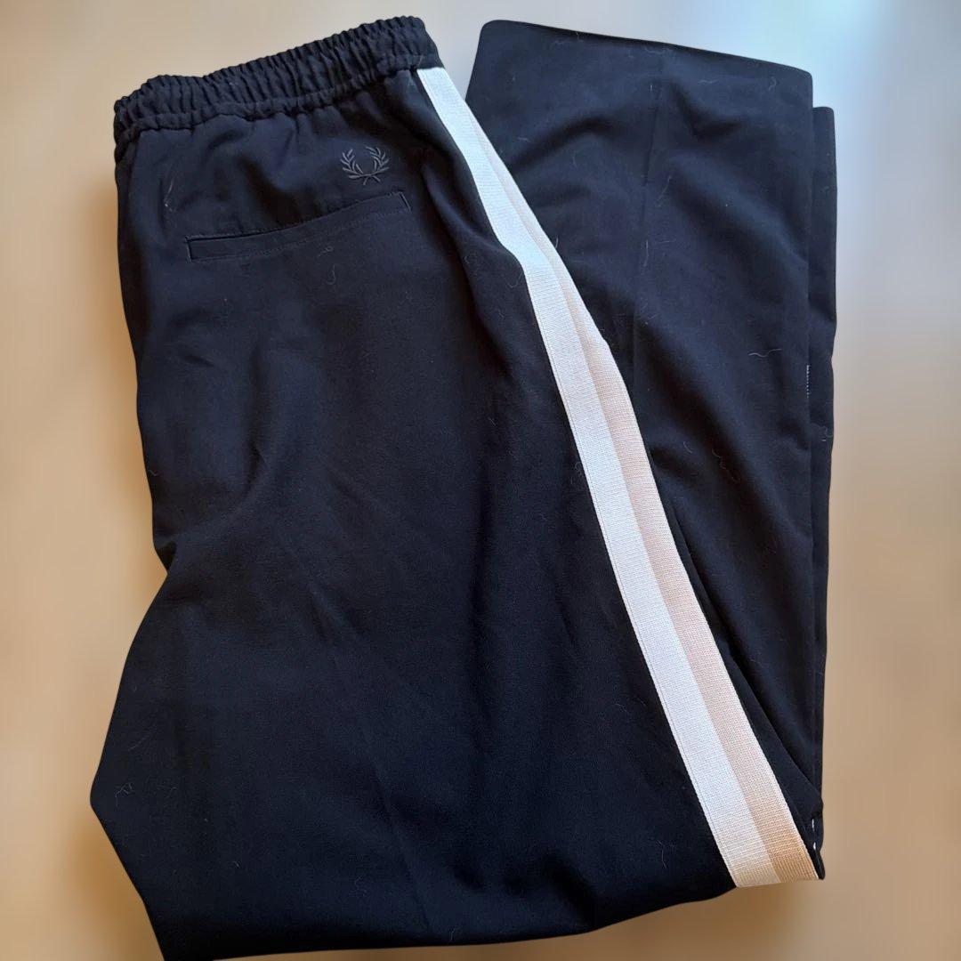 FRED PERRY ジャージ　パンツ　美品
