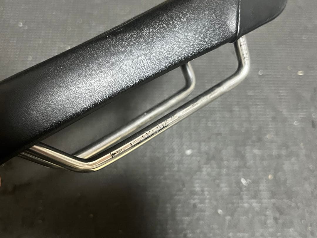Ism PN1.0 TTサドル 美品