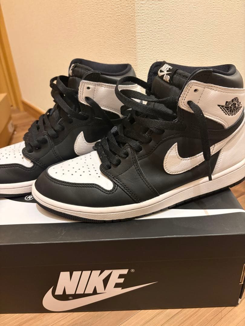 NIKE AIR JORDAN 1 RETRO ブラック/ホワイト 26.5cm