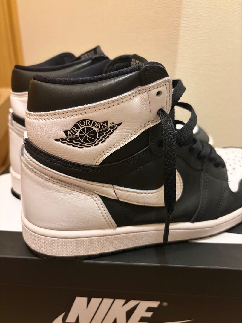 NIKE AIR JORDAN 1 RETRO ブラック/ホワイト 26.5cm