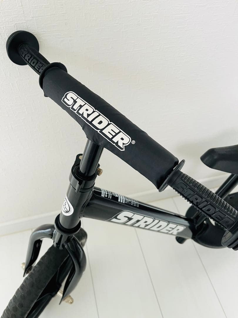 ミク様【美品】STRIDER 12 バランスバイク ブラック
