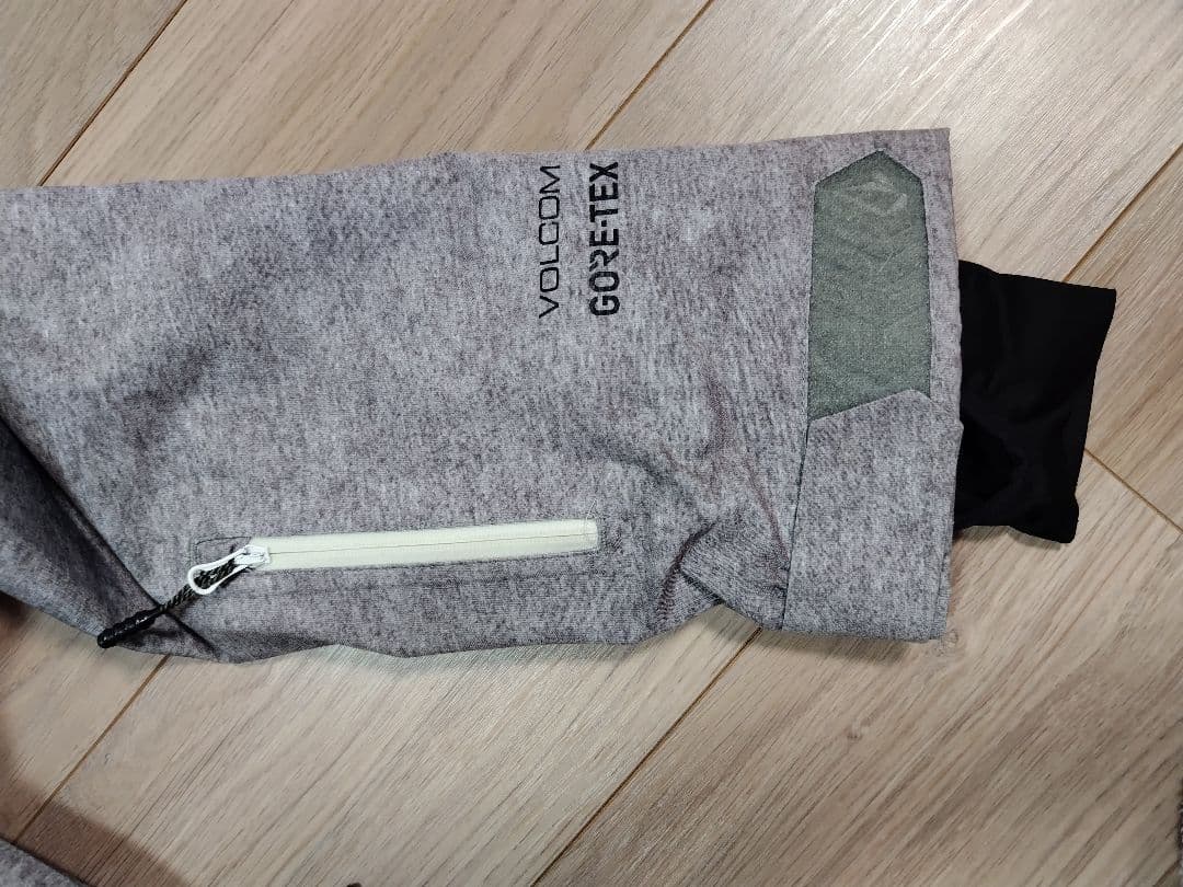 ボルコム（VOLCOM）レディースジャケット　Mサイズ