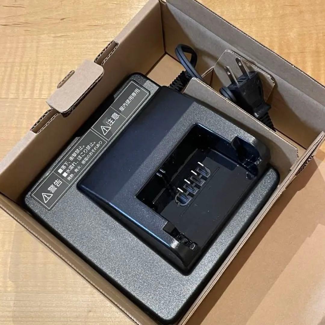 【未使用品】Panasonic 電動アシスト自転車 充電器 NKJ074Z