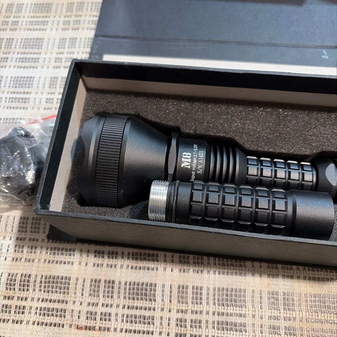 ライト　懐中電灯　SOLARFORCE