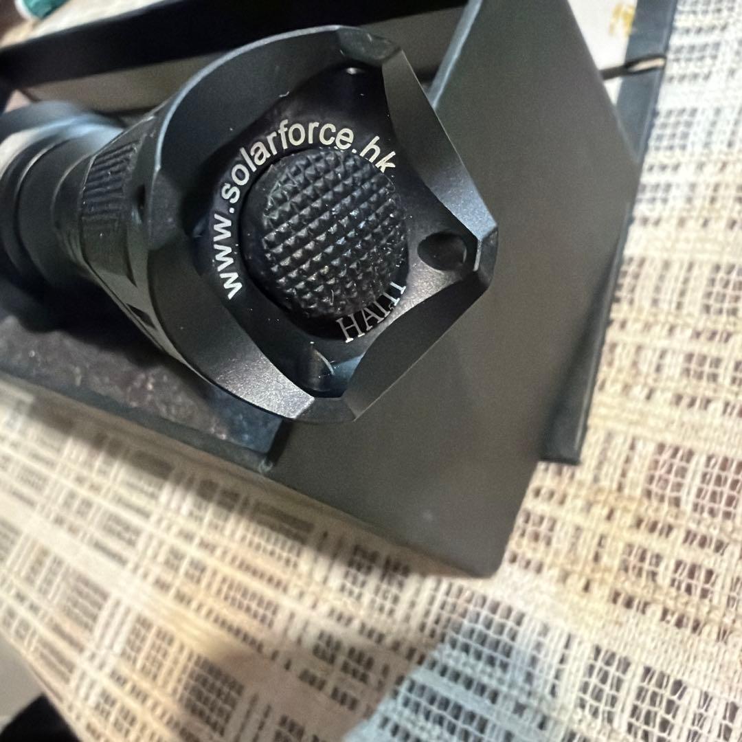 ライト　懐中電灯　SOLARFORCE