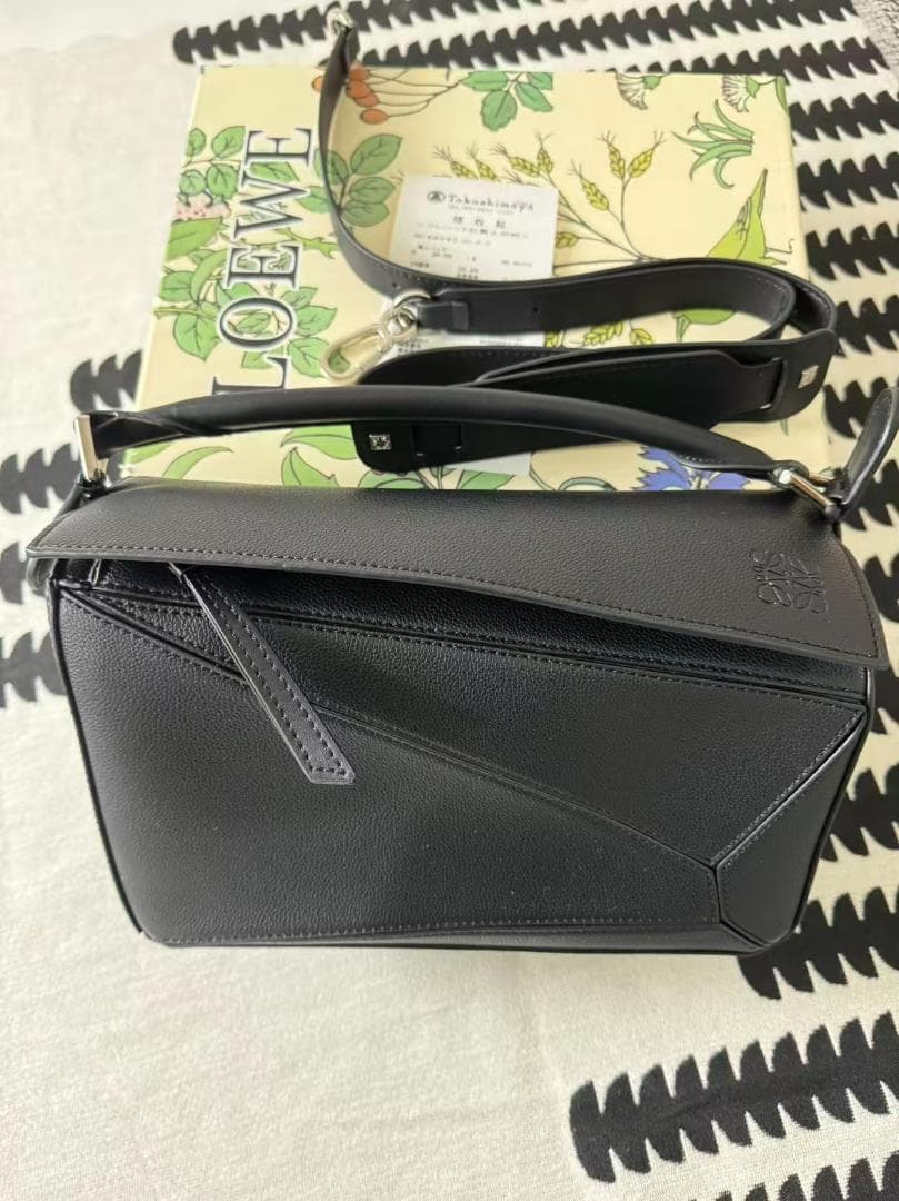LOEWE ブラックバッグ 幾何学デザイン~~