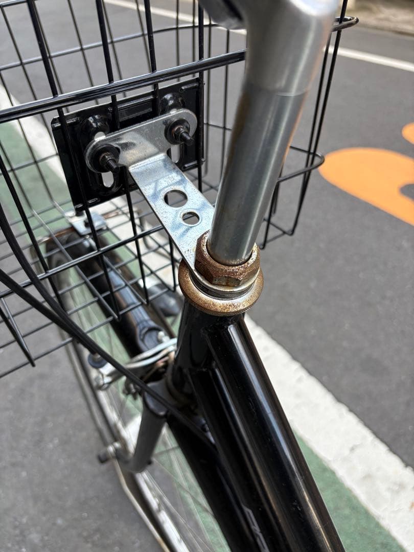 黒 シティサイクル 前面バスケット付き