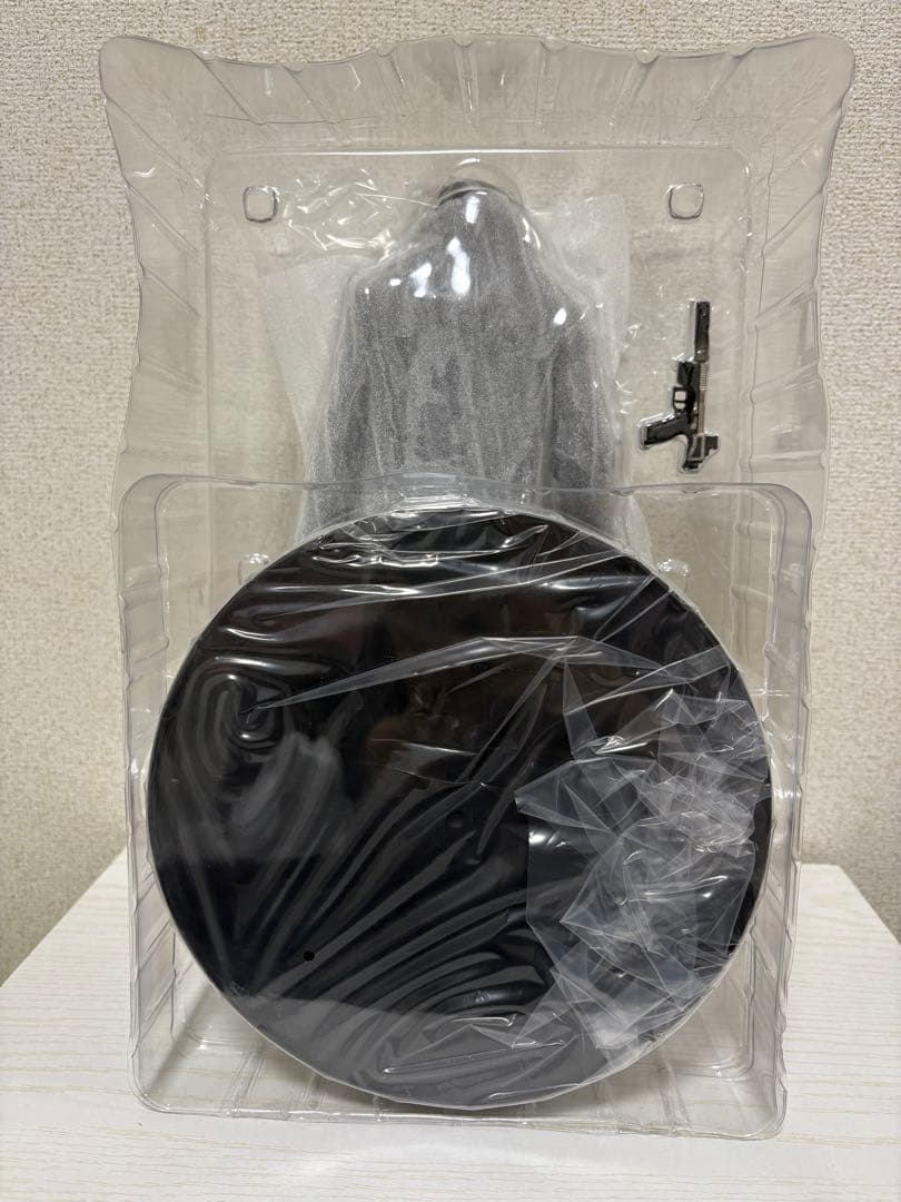 バイオハザード ヴィレッジ コレクターズエディション 特典 クリス フィギュア