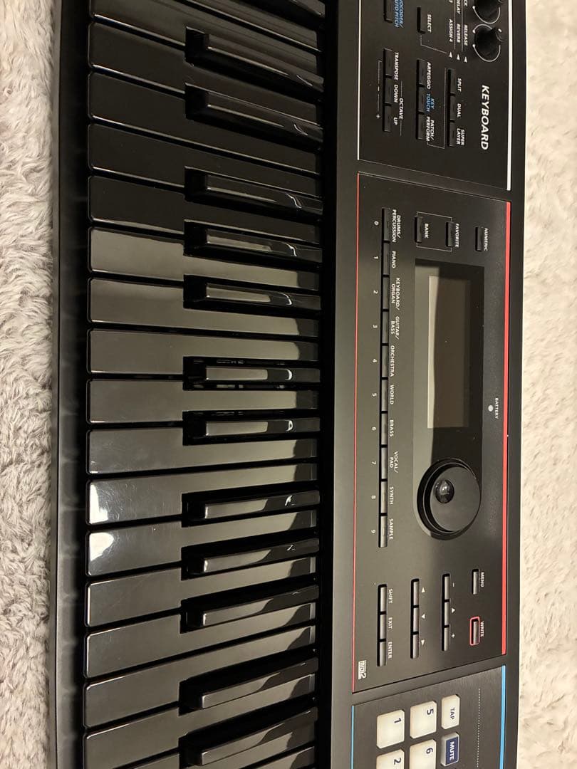 【希少限定カラー】 ローランド JUNO-DS61Bシンセサイザー 61鍵盤