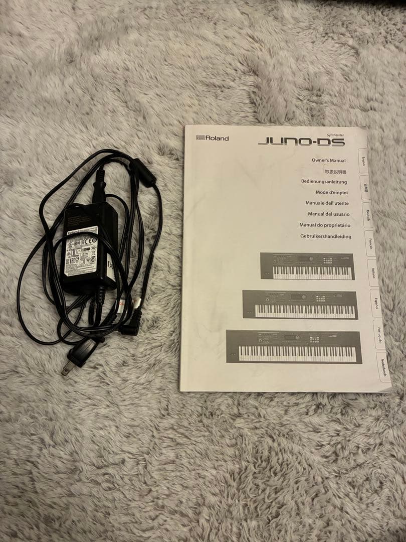 【希少限定カラー】 ローランド JUNO-DS61Bシンセサイザー 61鍵盤