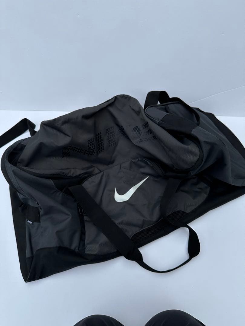 新品　NIKE ボストンバッグ　スポーツバッグ　合宿　試合　カーキ　グレー系