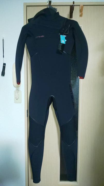 値下げ５mm／3mm.セミドライ、フード付き