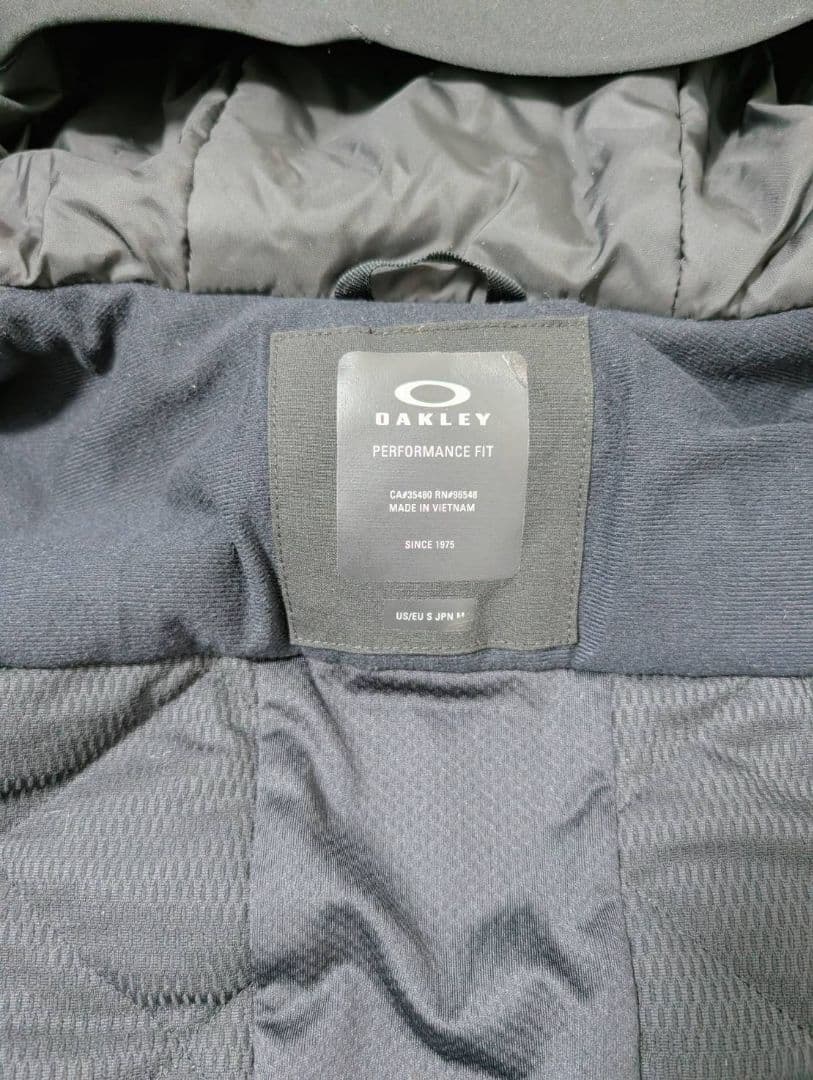 OAKLEY ブラック スノーボードジャケット