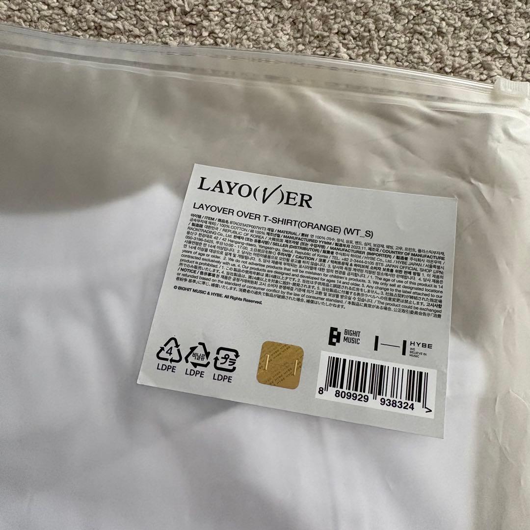 BTS V テテ　LAYOVER 　ヨンタンTシャツ　Sサイズ　新品　トレカ付⭐︎