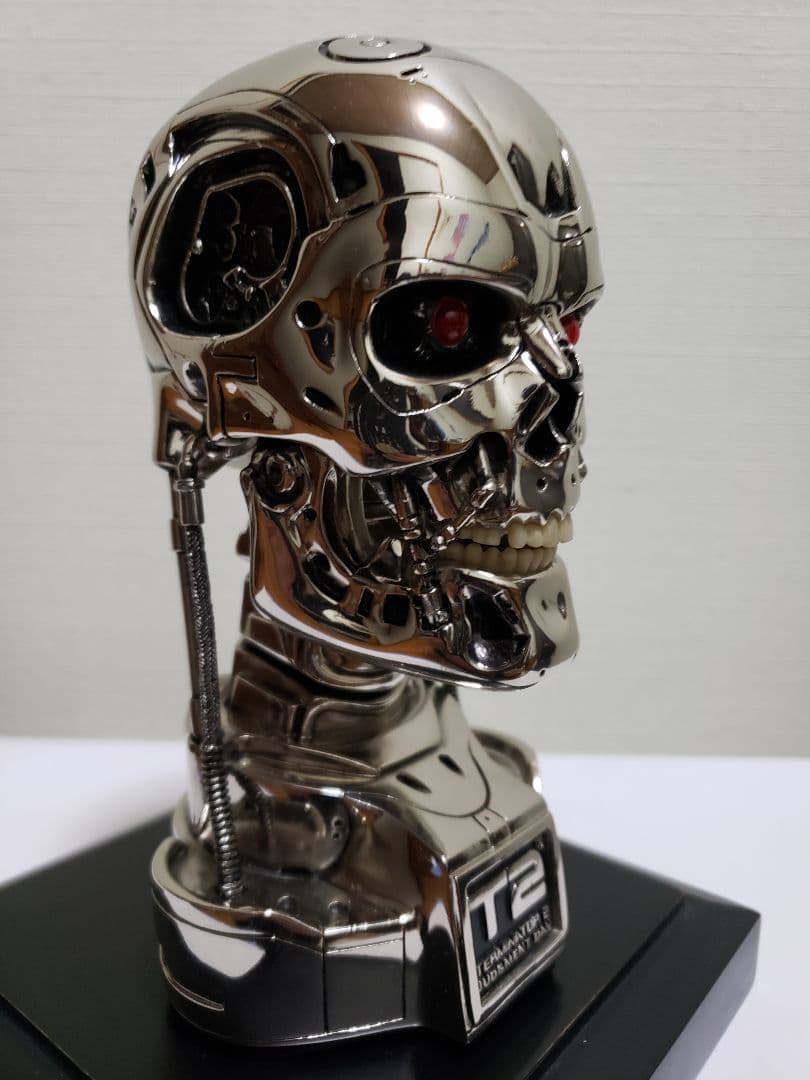 ターミネーターT2 メタルエンドスカル 透明ケース付き