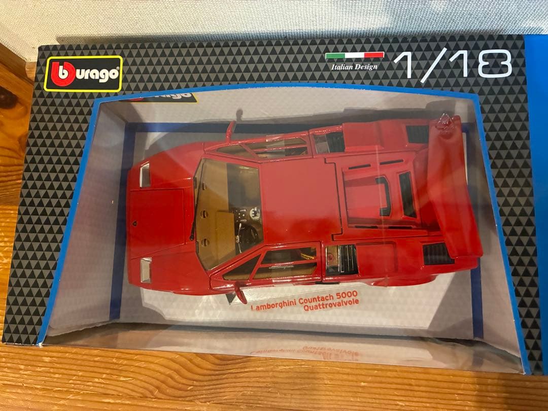 ミニカー Bburago 1/18 Lamborghini Countach 5000