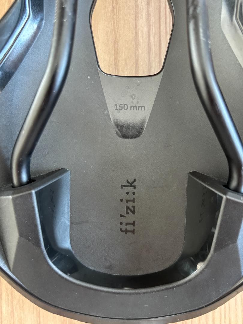 fizik サドル TEMPO ARGO R5 S-Alloyレール 150mm