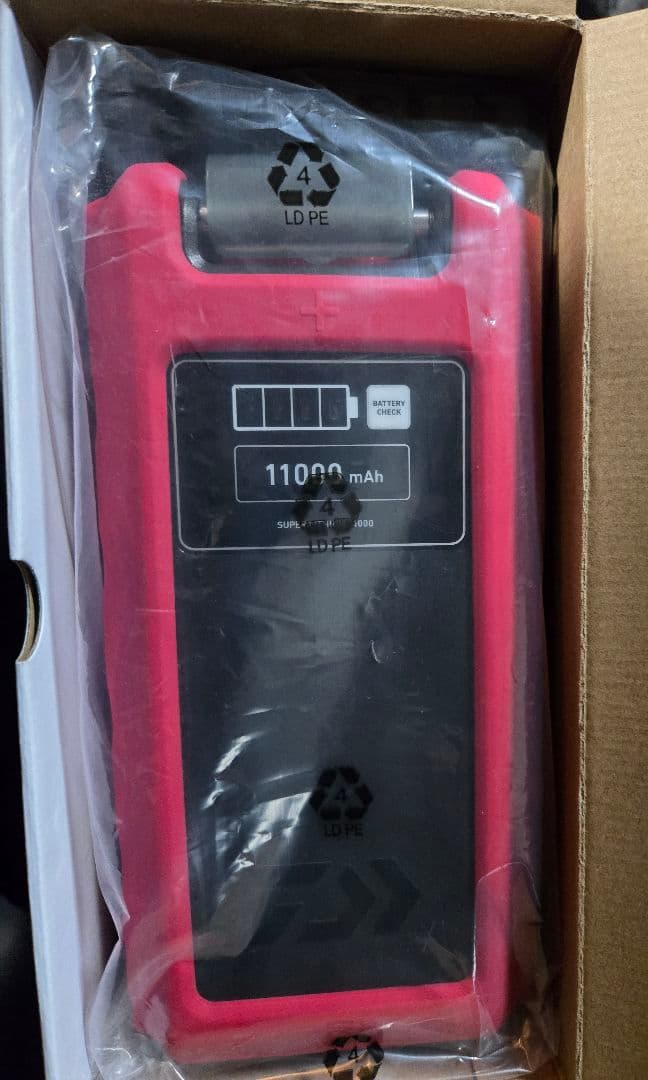 未使用品　スーパーリチウム 11000WP-C（充電器付き）