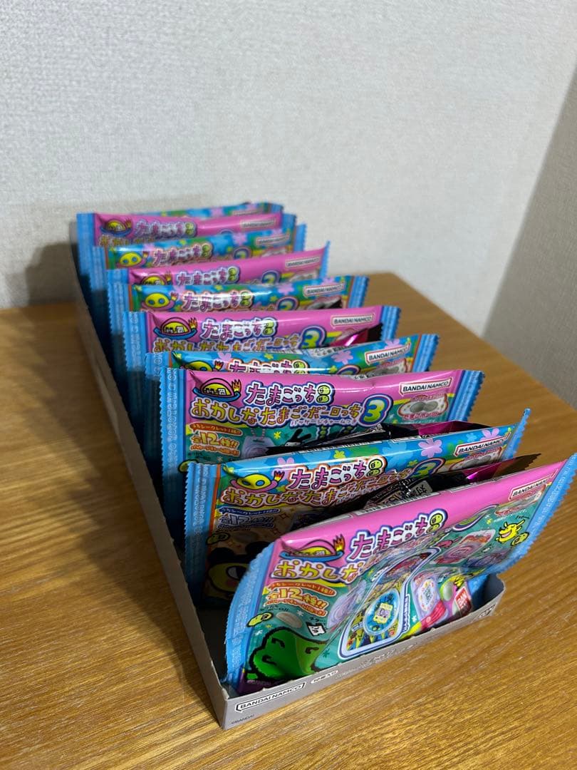 たまごっち おかしなたまごボーロっち パッケージチャーム付き BANDAI