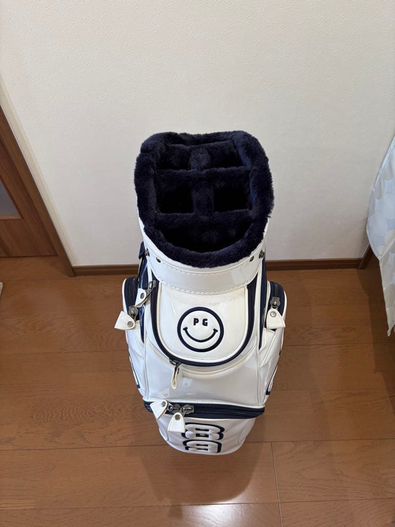 パーリーゲイツネイビーホワイトエナメルキャディーバック